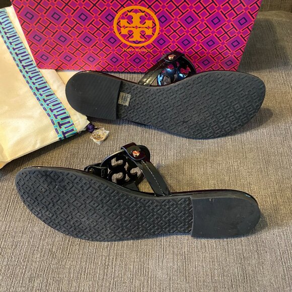 Tory Burch Women's Miller Patent Thong Sandal, Black 8.5 - Picture 2 of 8